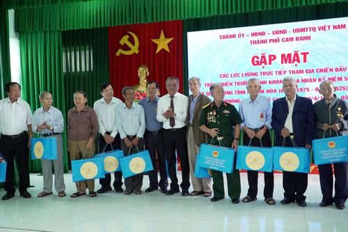 Cam Ranh: Gặp mặt lực lượng trực tiếp chiến đấu trên chiến trường Khánh Hòa
