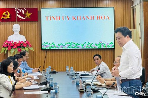 Thường trực Tỉnh ủy giao ban quý I với các cơ quan tham mưu giúp việc của Tỉnh ủy, Mặt trận và các tổ chức chính trị - xã hội tỉnh
