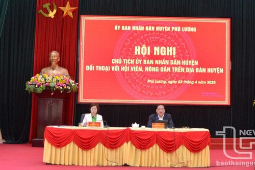 Chủ tịch UBND huyện Phú Lương đối thoại với hội viên nông dân