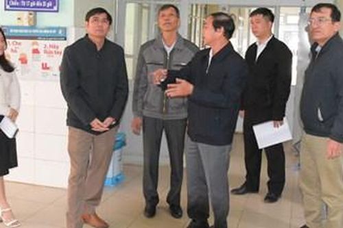Hỗ trợ điều trị sởi cho bệnh nhân người Lào