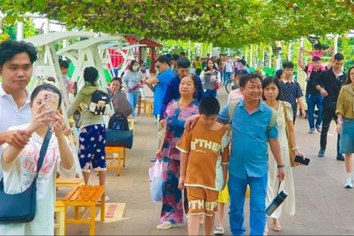 Du lịch lễ 30/4 và 1/5: Lượng khách và giá tour du lịch đều tăng trên 10%