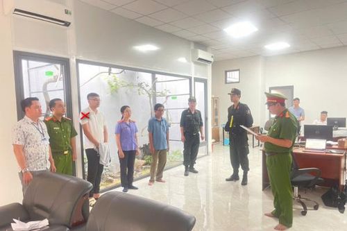 Khởi tố, bắt tạm giam các đối tượng 'làm luật' ở Văn phòng Đăng ký đất đai huyện Lộc Ninh