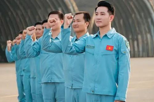 Nguyễn Phi Hùng tôn vinh chiến sĩ không quân trong MV mới
