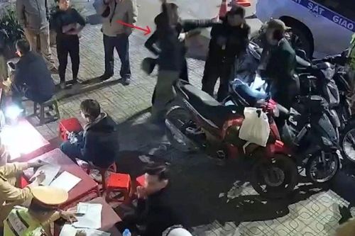 Đối tượng dùng kéo đâm cảnh sát cơ động ở Thái Nguyên có nồng độ cồn thế nào?