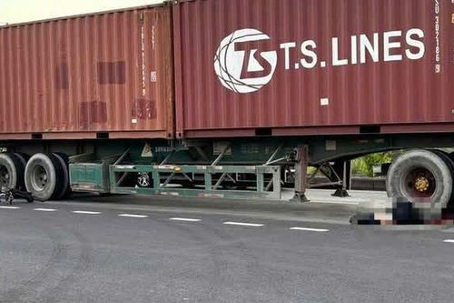Người phụ nữ đi xe đạp tập thể dục bị container cán tử vong: Xác định nguyên nhân ban đầu