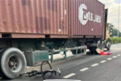 Người phụ nữ đạp xe đi tập thể dục tử vong sau va chạm với xe container