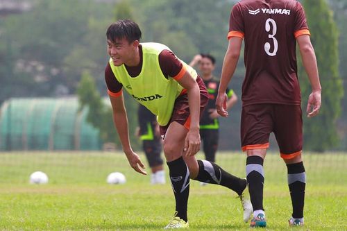 Giải nghệ 1 năm, cựu tuyển thủ U23 Việt Nam tái xuất sân cỏ
