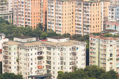'Tuyệt vọng' mua nhà Hà Nội, tôi về quê xây nhà to như lâu đài