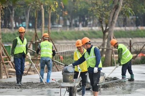 Nhộn nhịp công trường cải tạo công viên Cầu Giấy