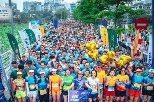 12.000 vận động viên dự giải chạy Tây Hồ half marathon 2025