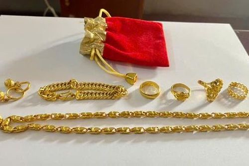 Khởi tố đối tượng trộm 21 chỉ vàng của bạn