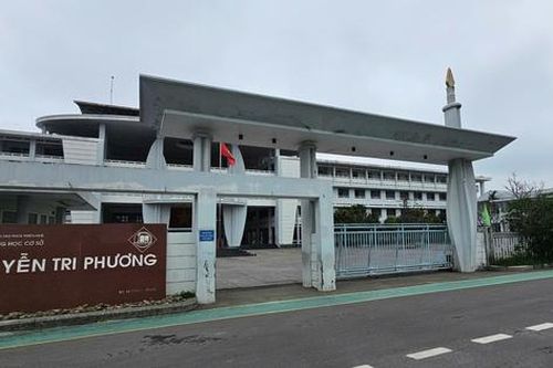 Sở GD&ĐT nói gì về tiêu chí '5 năm xuất sắc' mới được dự tuyển lớp 6 của một trường ở Huế?
