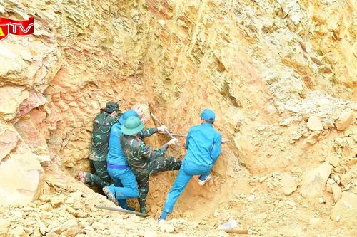 Phát hiện và hủy nổ thành công quả bom còn nguyên kíp nặng 226kg