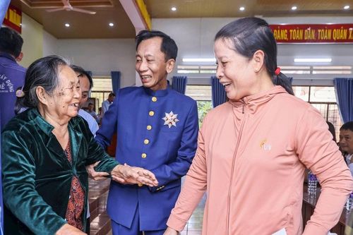 Lan tỏa yêu thương, bảo vệ hòa bình dựng xây tương lai
