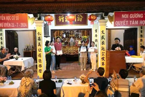 Về làng khoa bảng 'Kẻ Cót'