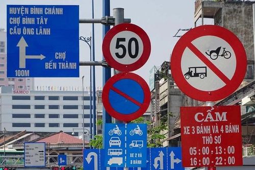 Trong tháng 4 phải xử lý dứt điểm các bất cập của hệ thống đèn tín hiệu, biển báo giao thông