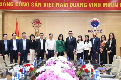 Bộ Y tế và Sanofi tăng cường hợp tác để phát triển công nghiệp dược và vaccine
