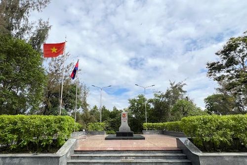 Thăm cột mốc 314 nơi biên cương Xà Xía