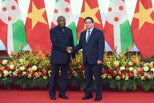 Thủ tướng Phạm Minh Chính hội kiến Tổng thống nước Cộng hòa Burundi Evariste Ndayishimiye