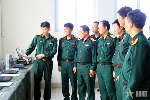 Hội đồng Giải thưởng Tuổi trẻ sáng tạo trong Quân đội khảo sát tại Bộ tư lệnh 86