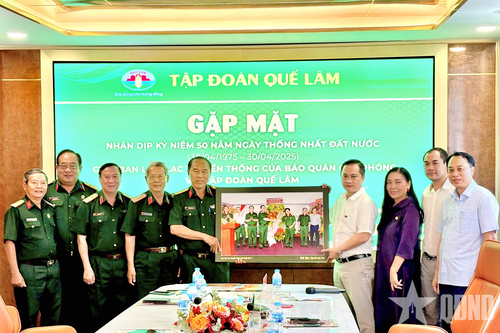 Gặp mặt các thế hệ cán bộ, phóng viên Báo Quân khu 7 qua các thời kỳ