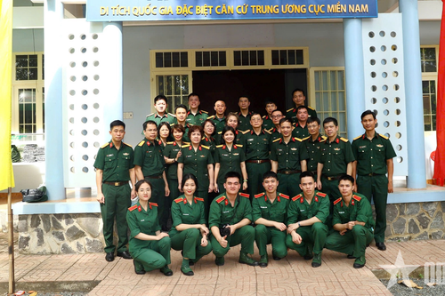 Học viện Kỹ thuật Quân sự hành quân về nguồn, tri ân các anh hùng, liệt sĩ