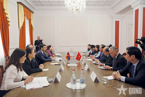 Phó chủ tịch Quốc hội Trần Quang Phương gặp Phó chủ tịch thứ nhất Quốc hội Armenia Hakob Arshakyan