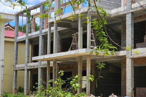 Đề nghị chấm dứt hợp đồng với nhà thầu thi công trường học dang dở ở Quảng Trị