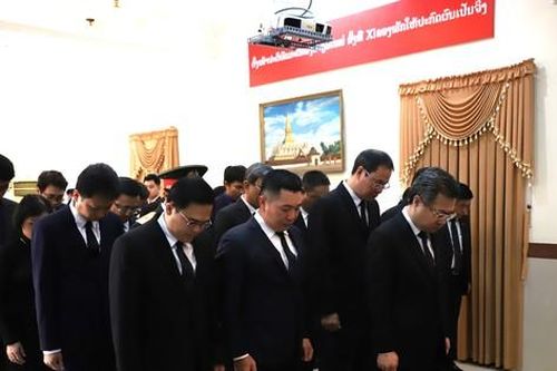 Lãnh đạo TPHCM viếng đồng chí Đại tướng Khamtay Siphandone