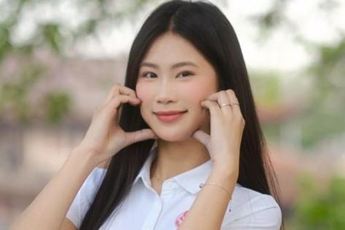 Hai thí sinh Thanh Hóa ngưỡng mộ Hoa hậu Đỗ Thị Hà