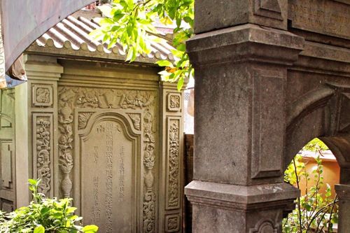 Cảnh khó tin ở khu mộ đá của đại gia Sài Gòn xưa
