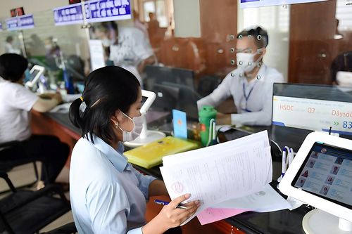 Thời đại mới, công chức cần có bằng đại học chính quy