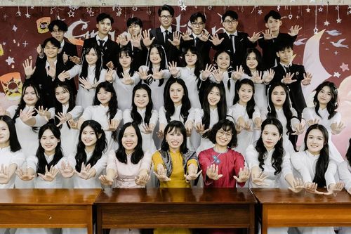 Lớp học có hơn nửa học sinh đạt IELTS 8.0, SAT 1500 trở lên