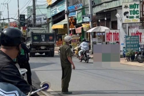 Phát hiện người đàn ông tử vong trong tư thế ngồi gục mặt xuống đường ở TPHCM