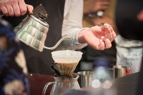 Vì sao cà phê tự pha không ngon như quán?