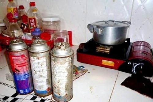 Người đàn ông bị đa chấn thương do nổ bình ga mini