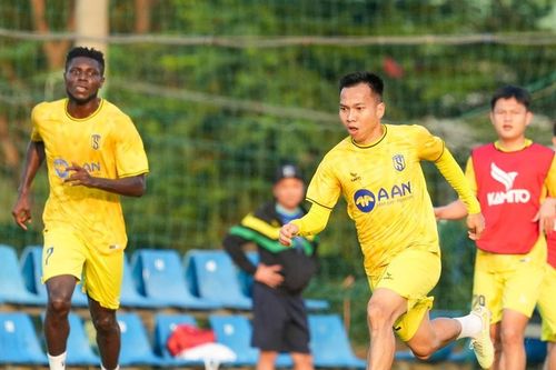 Sông Lam Nghệ An tích cực tập luyện trước trận đấu then chốt với Câu lạc bộ TP. Hồ Chí Minh