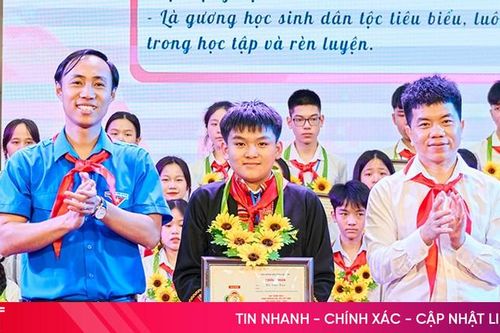 Nam sinh người dân tộc Chứt vượt khó, học giỏi