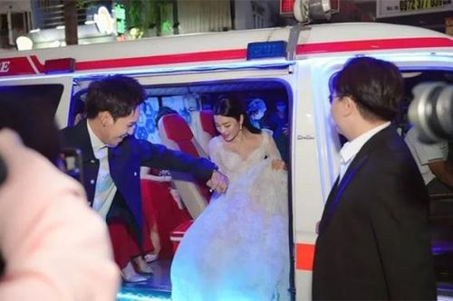 Trò lố hay ám ảnh của con số?