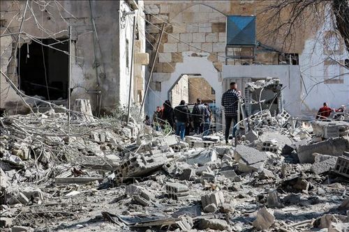 Israel không kích cơ sở quân sự gần Damascus