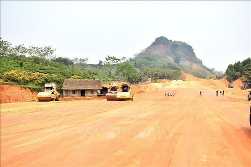 Khẩn trương gỡ vướng mặt bằng dự án cao tốc Tuyên Quang - Hà Giang