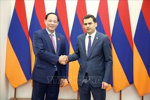 Phó Chủ tịch Quốc hội Trần Quang Phương gặp Phó Chủ tịch thứ nhất Quốc hội Armenia Hakob Arshakyan