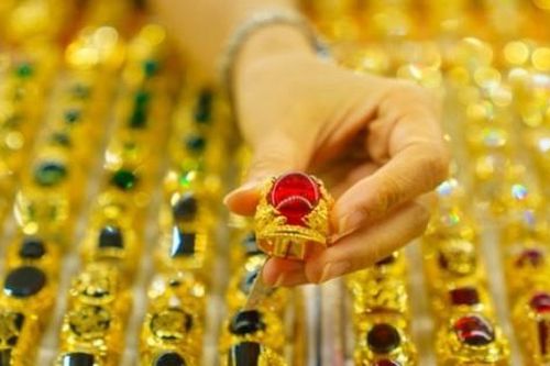 Nóng nhất trong ngày: Giá vàng liên tục giảm; Cây tre 'độc nhất vô nhị' giá hơn 500 triệu ở Bắc Giang