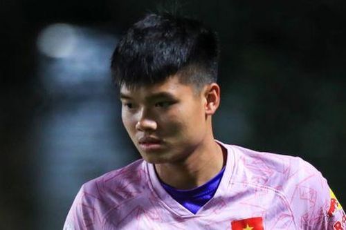 HLV Kim Sang Sik đã đúng về tiền đạo Văn Tùng