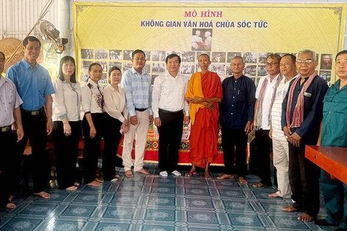Huyện Tri Tôn chúc Tết Chol Chnam Thmay tại 2 chùa Nam tông Khmer