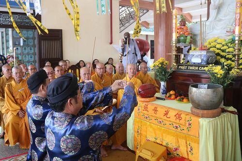 Thanh minh ở núi Sam