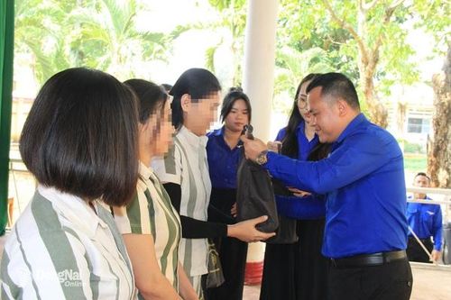 Góp phần cảm hóa, giáo dục người lầm lỗi