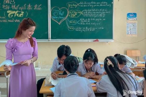 Cô giáo nổi đình đám mạng xã hội với phương pháp dạy Văn sáng tạo 'triệu view'
