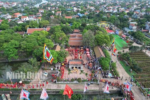 Lễ hội Đền Thánh Nguyễn diễn ra vào 8h ngày 6/4/2025