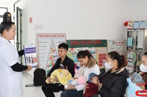 Chăm sóc sức khỏe, dinh dưỡng cho trẻ em